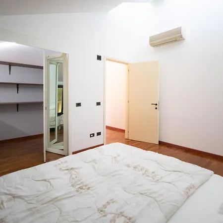 Tranquil Elegance In Πάρμα