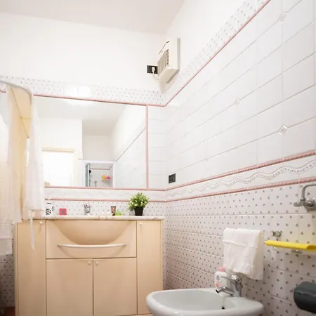 Tranquil Elegance In Appartamento