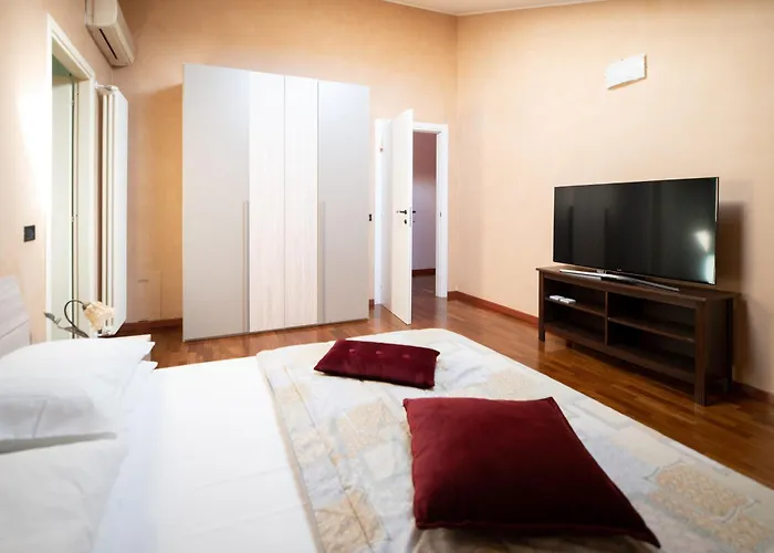 Tranquil Elegance In Appartamento Parma