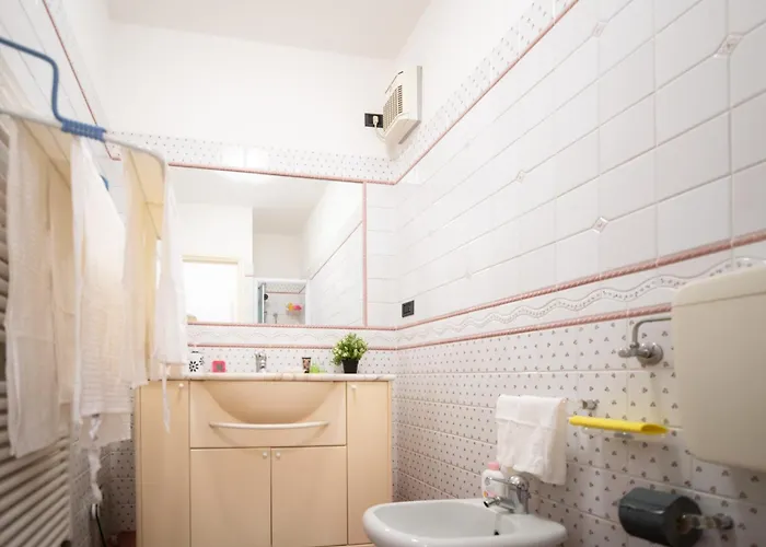 Tranquil Elegance In Appartamento