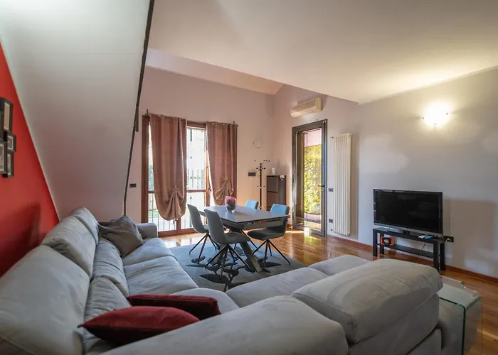 Tranquil Elegance In Appartement *