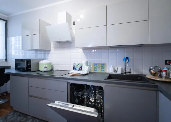 Tranquil Elegance In Appartamento *